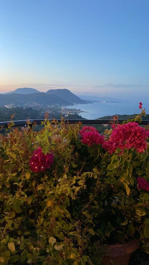 Theea Cottage - Wonderful Sea Views Chlomos Экстерьер фото