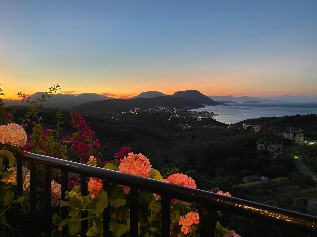 Theea Cottage - Wonderful Sea Views Chlomos Экстерьер фото