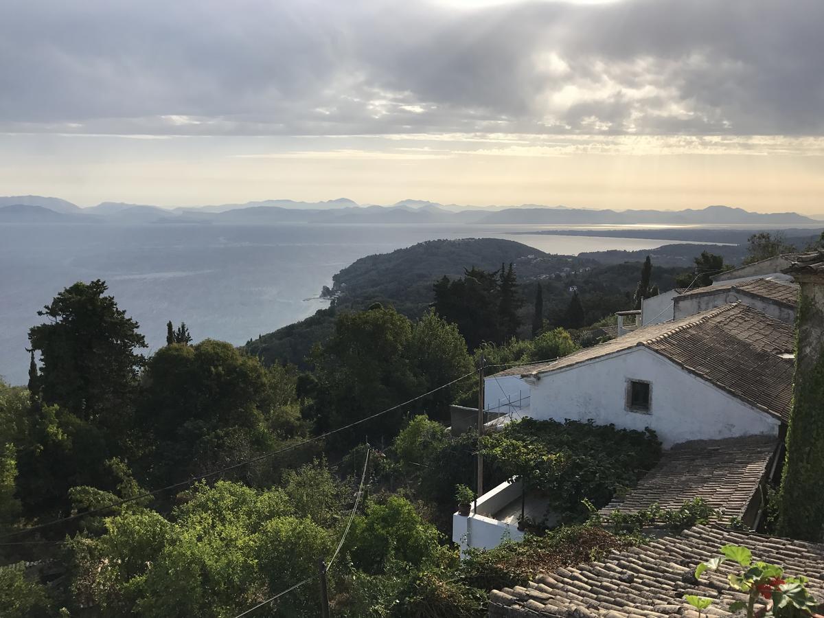 Theea Cottage - Wonderful Sea Views Chlomos Экстерьер фото