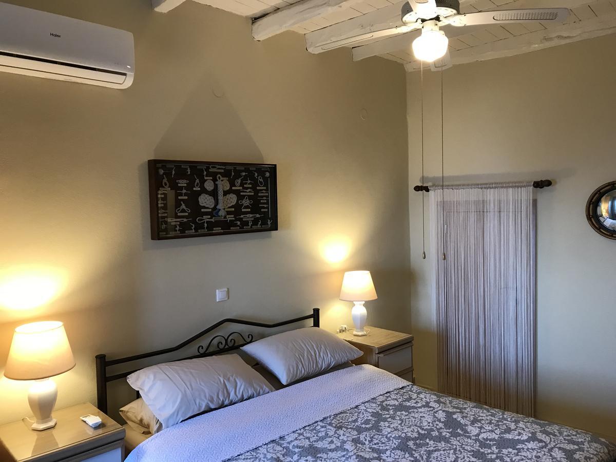Theea Cottage - Wonderful Sea Views Chlomos Экстерьер фото