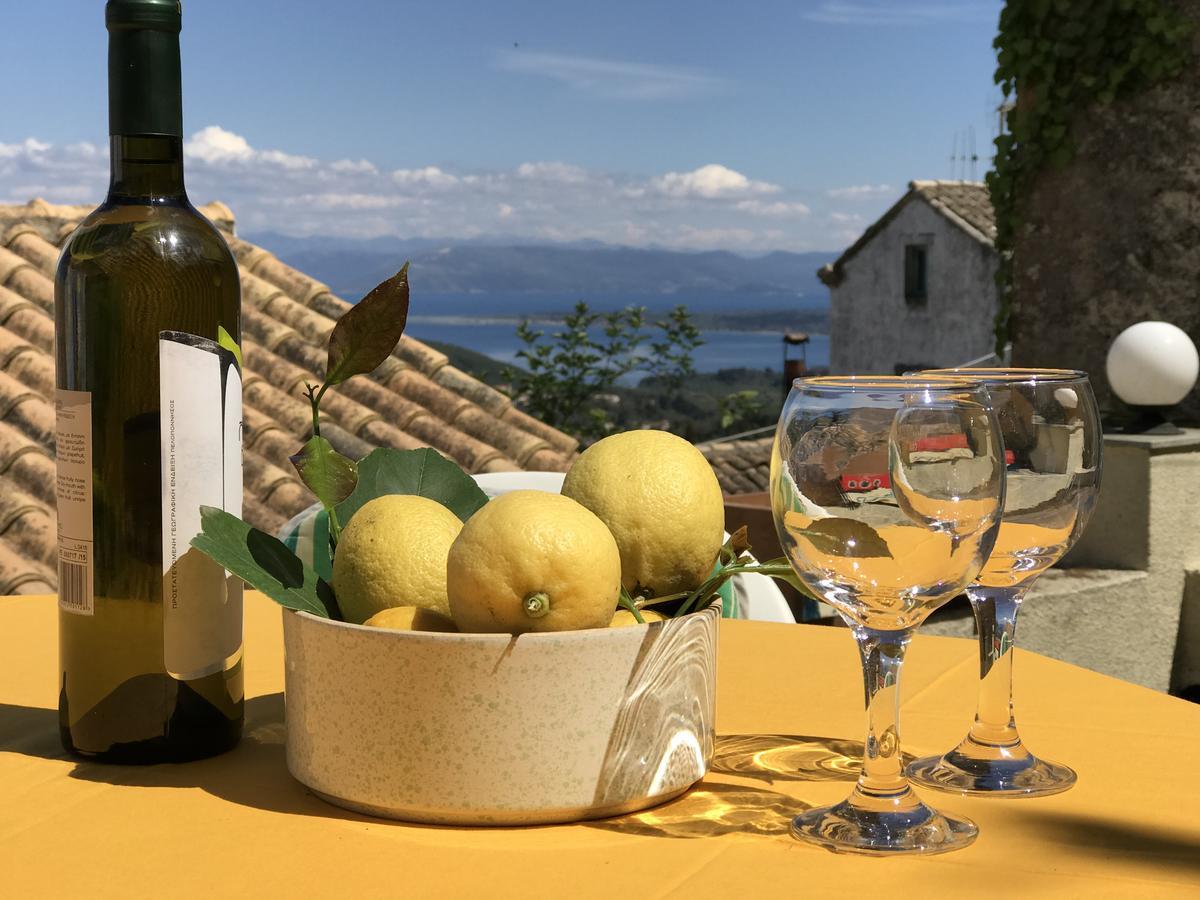 Theea Cottage - Wonderful Sea Views Chlomos Экстерьер фото